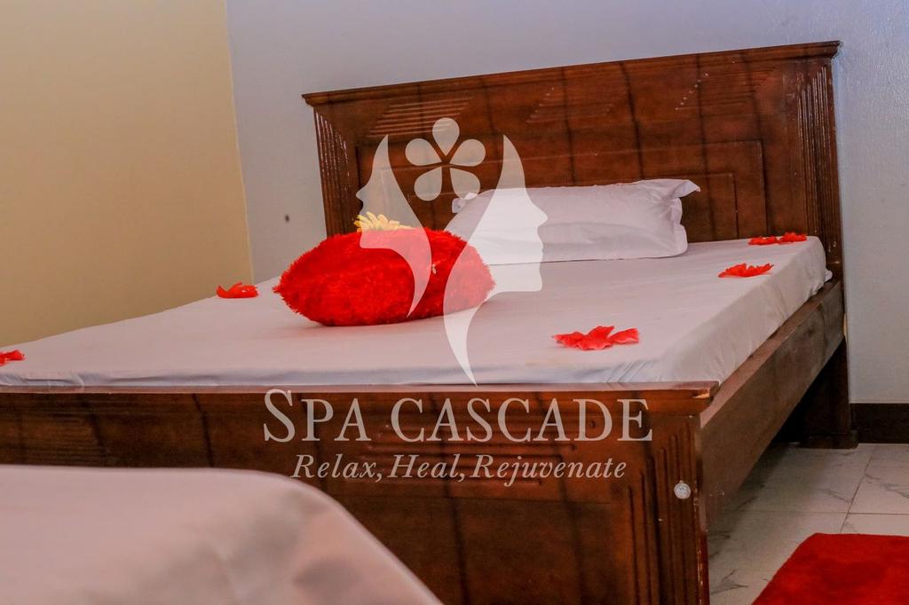 djkits2's tweet photo. Welcom to Spa Cascade Mbarara
#SpaCascadeMbarara. Massage π, Waxing and Haircuts. https://t.co/qrzKVDs4Qq