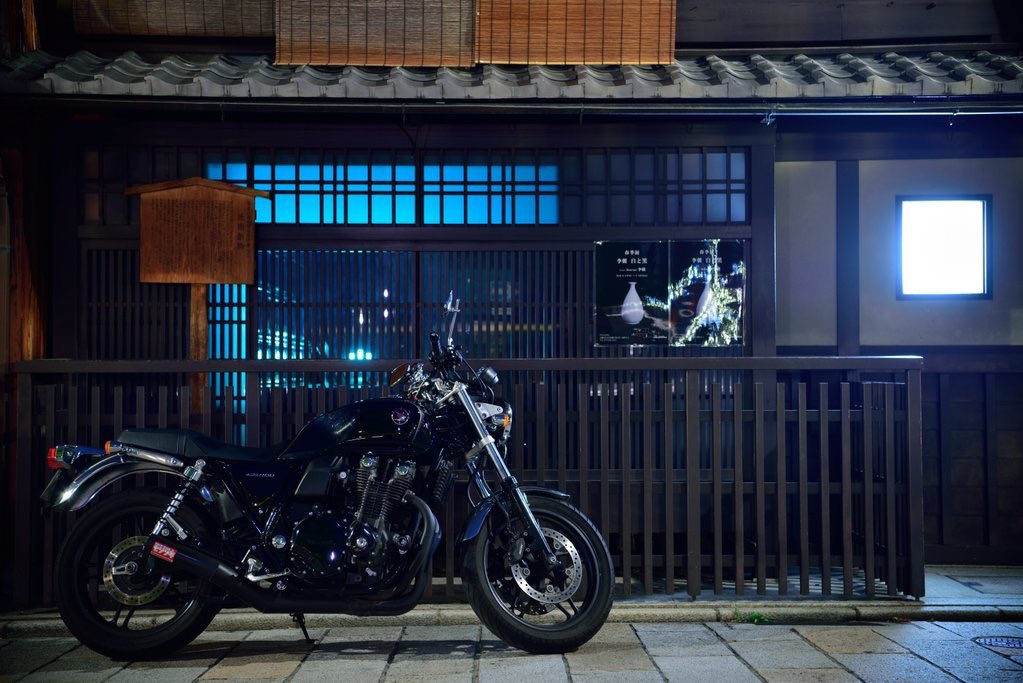 ykII00's tweet photo. #バイクの日2024
#バイクの日
#8月19日はバイクの日
#イントルーダー400
#CB1100
#SC65
#CBR1000RR
#SC59
#SUZUKI
#HONDA https://t.co/9GS9RqkdNC