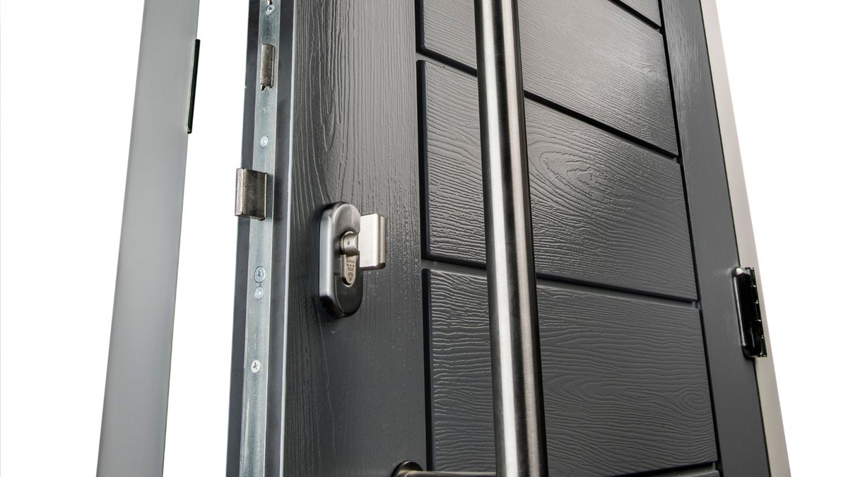 After new security options for your customers? 

A new addition to the Solidor security range, the <a href="/WinkhausUK/">🔑Winkhaus</a>  AV4 is an automatic locking system that has 40% lower operating forces than the AV2. 

Find out more about the AV4 on our blog: ms.spr.ly/6015li8zD 

#HomeSecurity
