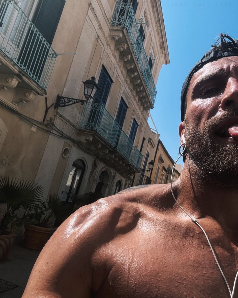 𝕾𝖚𝖓𝖓𝖞 𝕸𝖔𝖓𝖉𝖆𝖞!