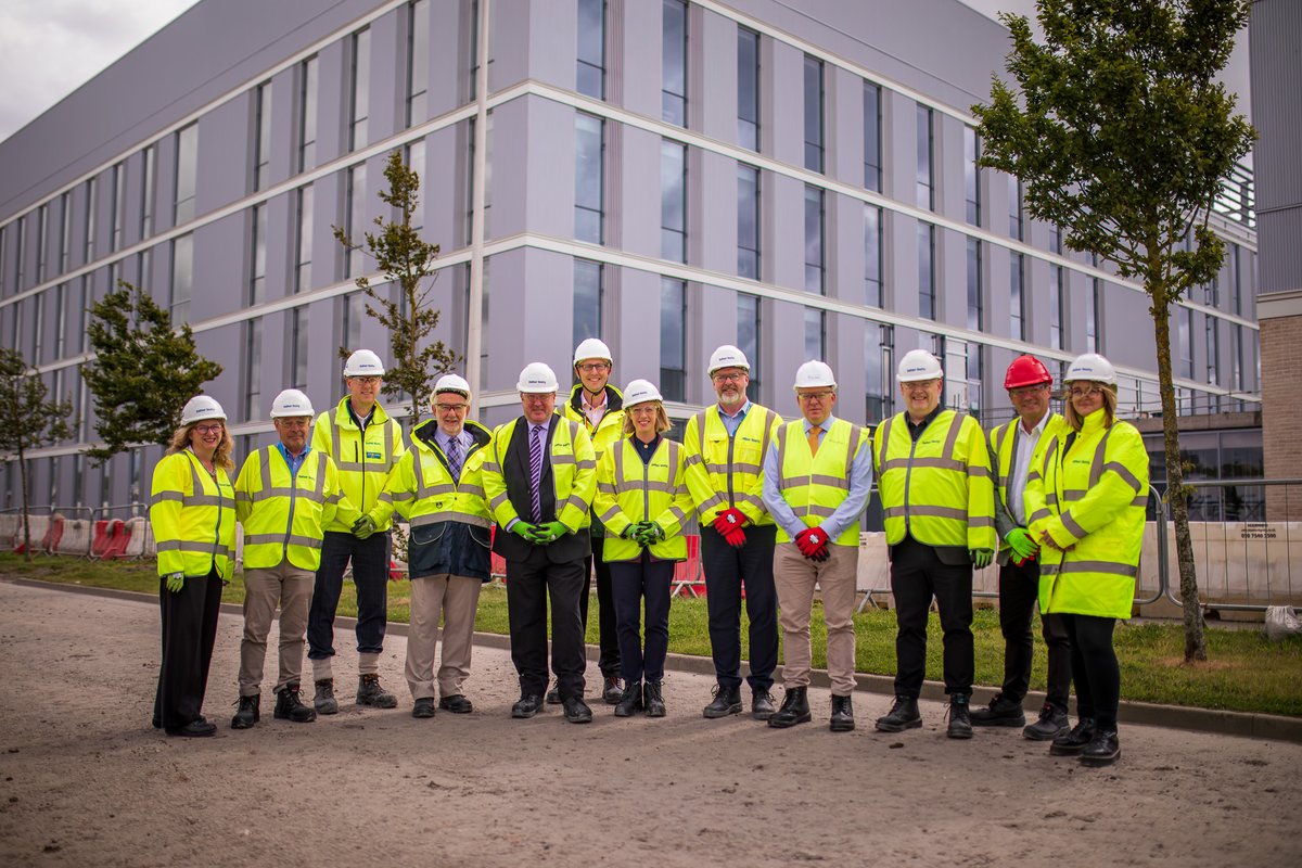 ScotGovEdu's tweet image. Education Secretary @JennyGilruth and Further Education Minister @GraemeDeyMSP visited the site of @FifeCollege’s new Dunfermline Learning Campus.
 
The campus will offer state-of-the-art facilities for students, supported by up to £154.5m capital investment from @ScotGov.