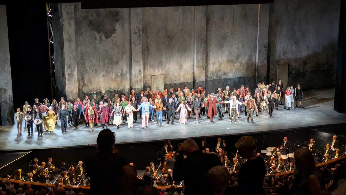 samvdam's tweet image. Salzburg 2024: Voices/orchestra were great in all 3 operas but Idiot is imo not a great work, Hoffmann's staging was a mess and Der Spieler, while spectacular, lacked depth. 
Carsen brought Jedermann - finally - into this century, hope I can see it again next year on the Domplatz