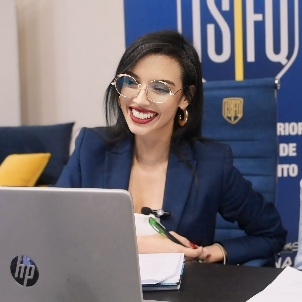 #NuevaFotoDePerfil #ISTFQ #Comunicadora #MondayVibes ❤️✨🙌🏻