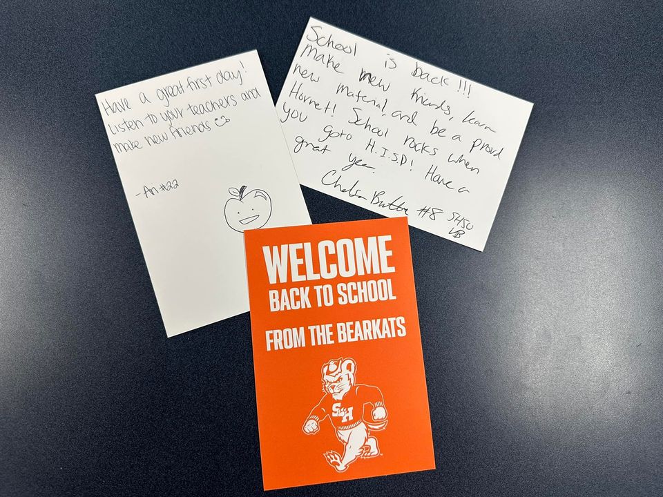 BearkatSports's tweet photo. Welcome back to school from the Bearkats! Our student-athletes took some time to write notes to our young Bearkat fans starting school this week at area elementary schools. We hope all the Hornets have a great first week of school here in Huntsville!
#EatEmUpKats | #cusacares https://t.co/pMBIhutgiE