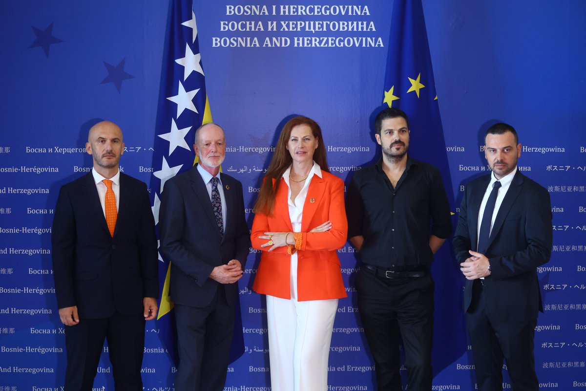UNDPBiH's tweet photo. “WB Green Parliamentarians meet Green SFF - #Decarbonization Process in the Western Balkans" -
The joint @SFF 🇧🇦#GreenClub #UNDPBiH #GIZ event sparked dialogue between decision-makers &amp; stakeholders, focusing on collaborative efforts &amp; legislative changes for a greener future. https://t.co/WxKvpnWx9l