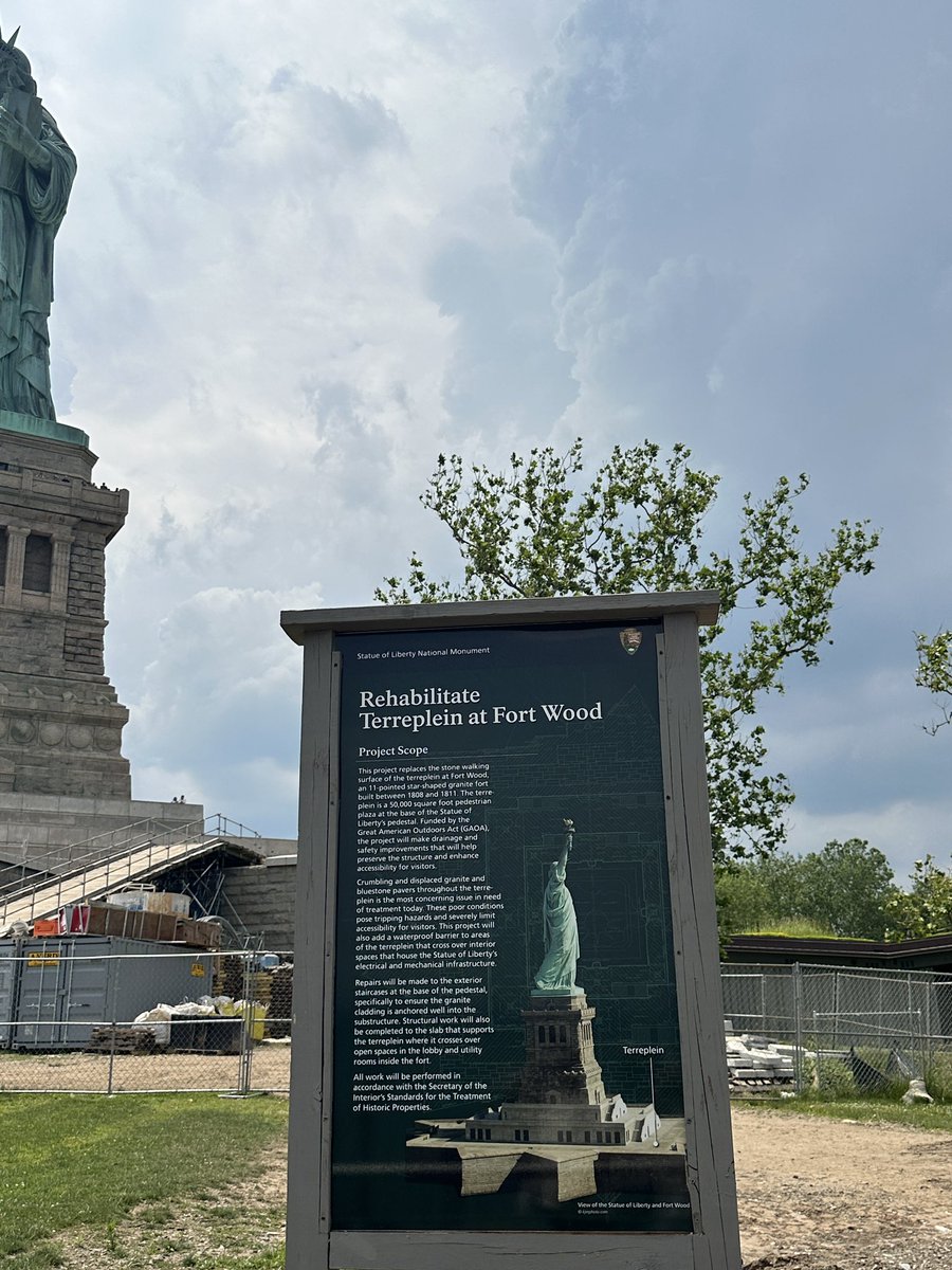 splashedqueso's tweet image. missing new york all the time 💔