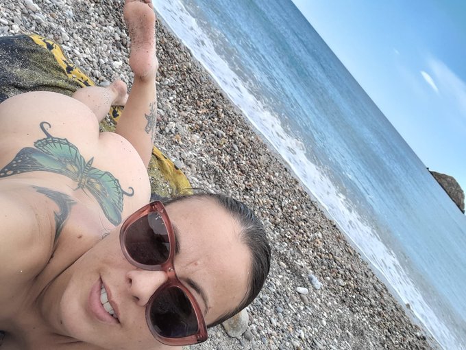 Feliz lunes 🍑🍑🍑 https://t.co/Sq8E8D4l2M