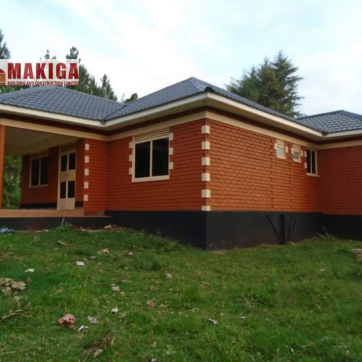 Spacious 3 bedroom two bathroom Bungalow.

Built with Makiga interlocking blocks 
Call or whtapp us on 0794 677600 or 
Visit us at KIE shed 27 off Likoni rd industrial area to see our completed and on going projects 

Siri yah Ujenzi 

Siri ni Makiga