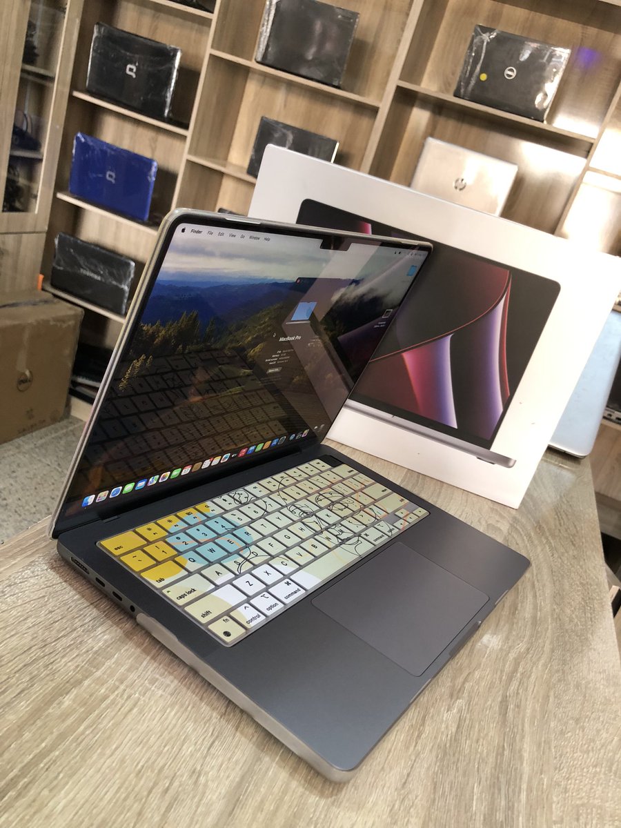Vicrosoft001's tweet photo. Slightly used ( 6 months old  )
2023 Apple MacBook pro  
Battery health 100%
Cycle count - 26
16 inches M2 Pro chip 
512gb SSD 16GB RAM 
Comes with a box

Pls help RT ✅🙏 https://t.co/6CWnW7eNDg
