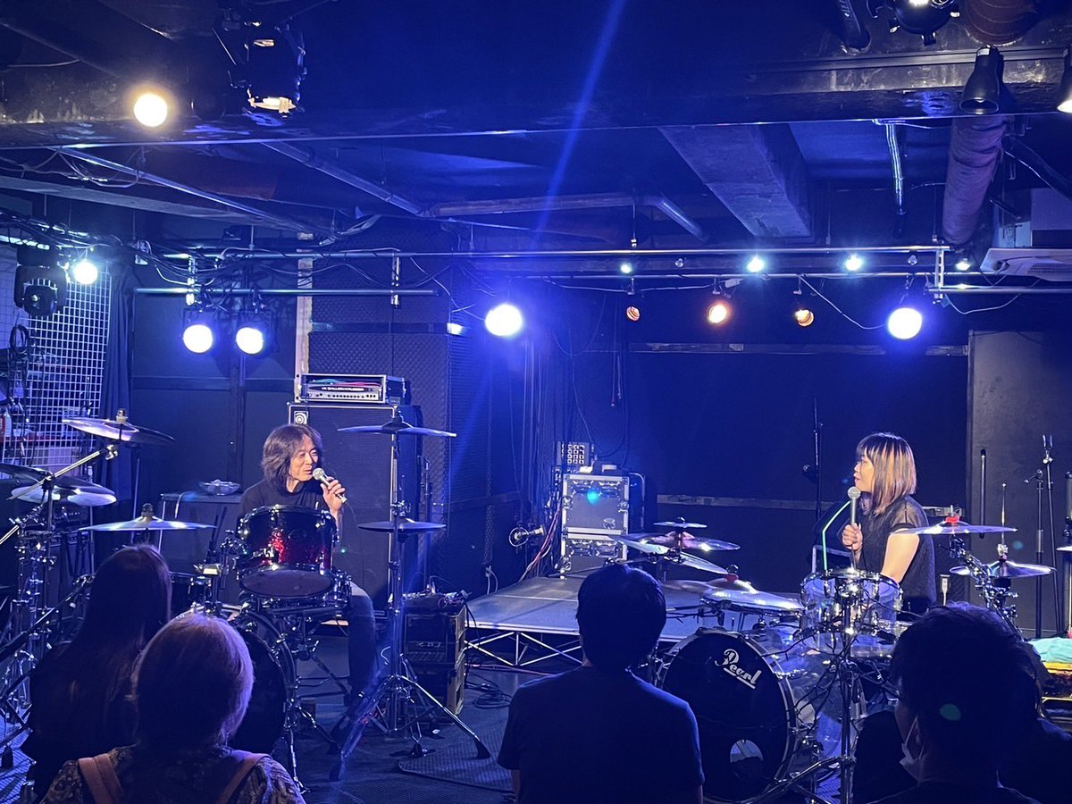 tsuyoshidrums's tweet photo. 昨日PANHEAD GROOVEにお越しいただいた皆さん、会場とイベントのスタッフの皆さんありがとうございました
終演後皆さんから「また来てください」と言ってもらって感激してます
Chiiko企画のDRUM VIEW、これだけドラマーにスポットをあてたイベントは他にないので、これからも注目してください🥁 https://t.co/n0vhHSIxOY