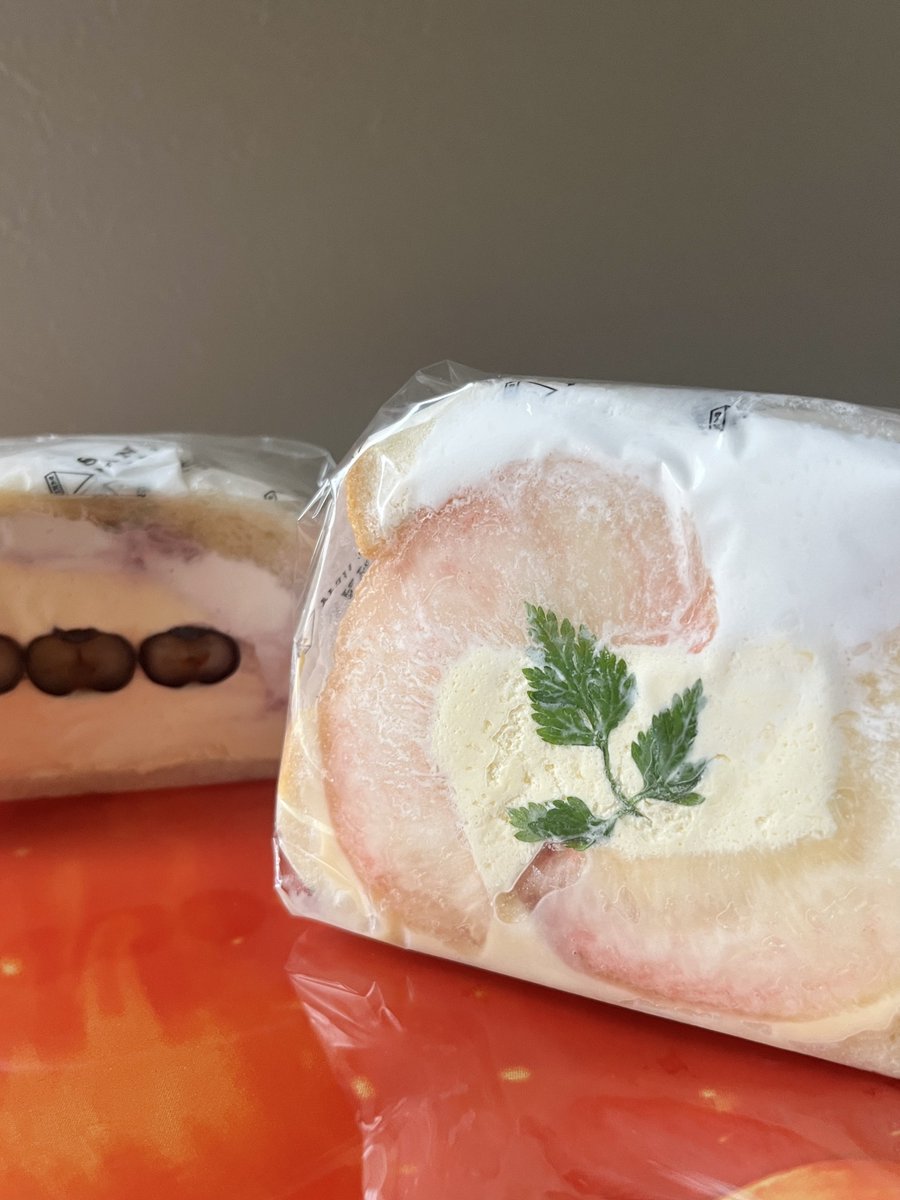 hal414141's tweet image. 夫へのお土産🎁
🥪まんまる桃サンド
🥪ブルーベリーチーズケーキ
#SANCH #フルーツサンド
…食べながら
血液検査の結果が悪かった報告を聞く😑