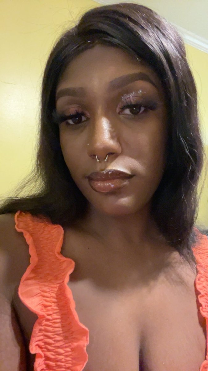 RaychelRaich's tweet photo. Looking fine as hell for my first time doing a full face makeup. No filter to https://t.co/zJfbltU2jM