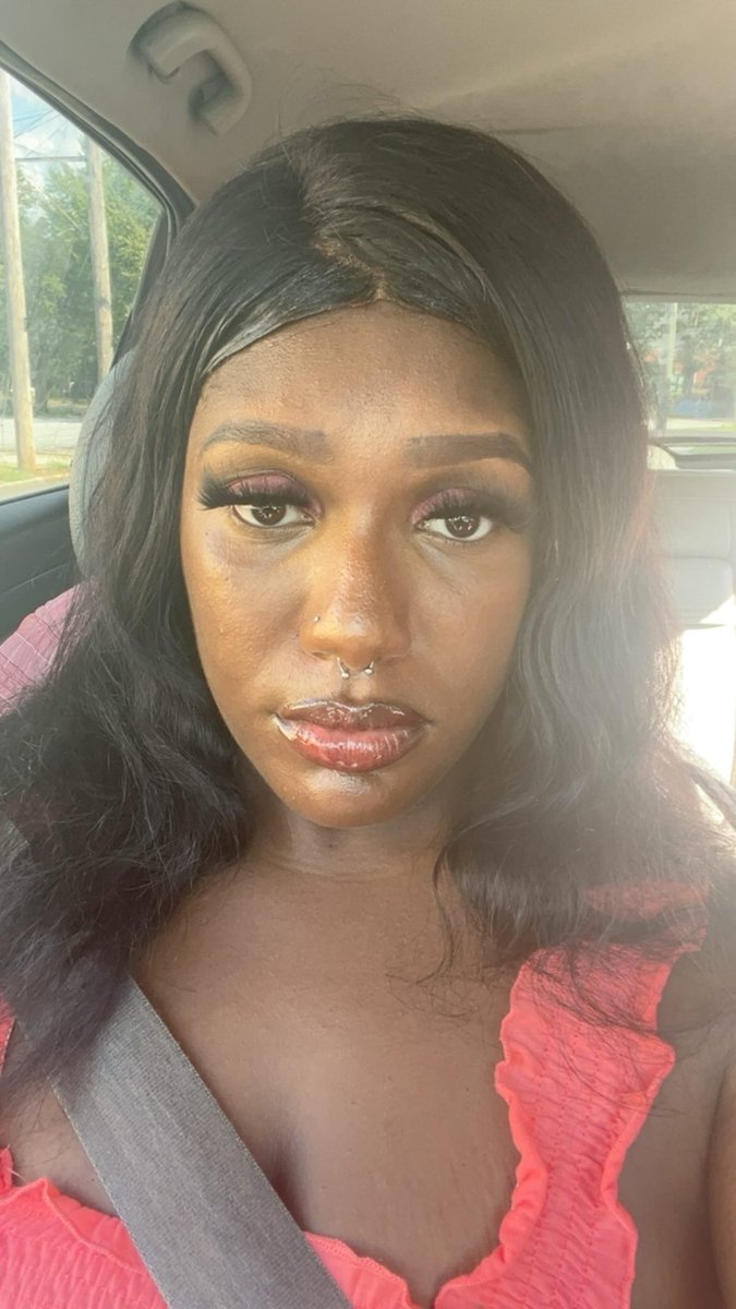 RaychelRaich's tweet photo. Looking fine as hell for my first time doing a full face makeup. No filter to https://t.co/zJfbltU2jM