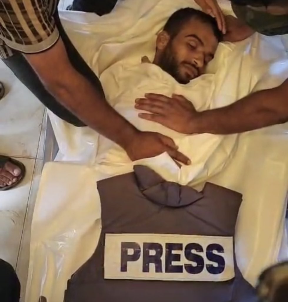 AbujomaaGaza's tweet photo. Journalist Ibrahim Muhareb was KILLED in #Israeli_bombing of Hamad Housing City yesterday! How are you okay? https://t.co/MrsOiVLb8w