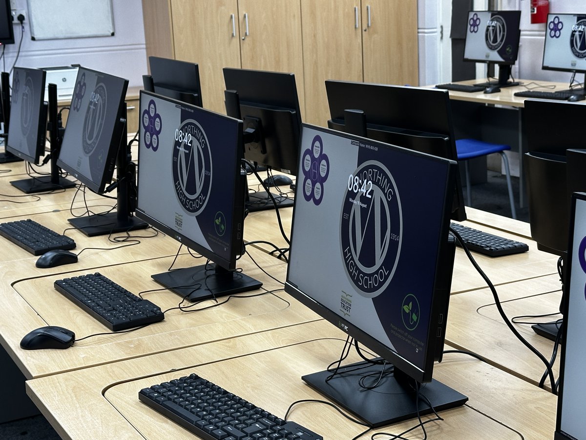 WHS_ITSupport's tweet photo. New PCs installed in one of our IT Suites. @verypc #WIndows11 #VeryPC #NewPC #ITRoom https://t.co/yWLGYhHWi5
