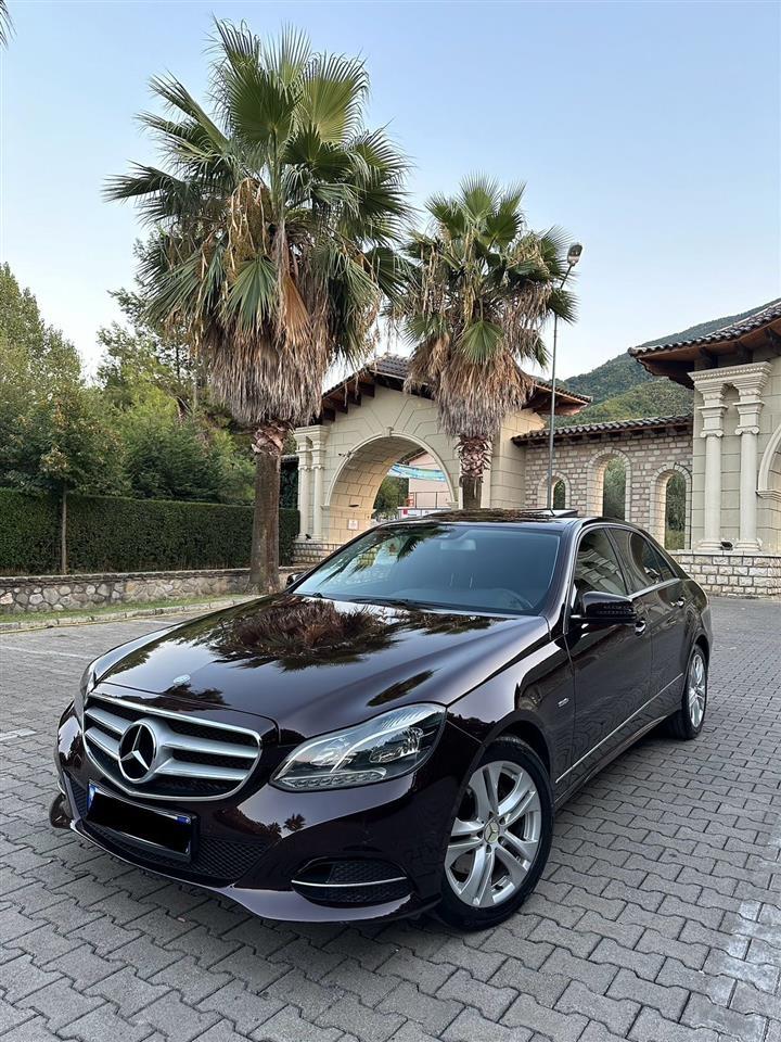 MerrJepal's tweet photo. 📢SHITET📢
✅ Mercedes-Benz E-Class 350
✅ Viti: 2010
✅ Kambio: Automatike

Për më shumë detaje klikoni linkun:

https://t.co/1cmsQ18ZJV

#merrjep #merrjepal #merrjepauto #merrjepvetura #merrjepmakina #makina #makinaneshitje https://t.co/M2HThC5kke