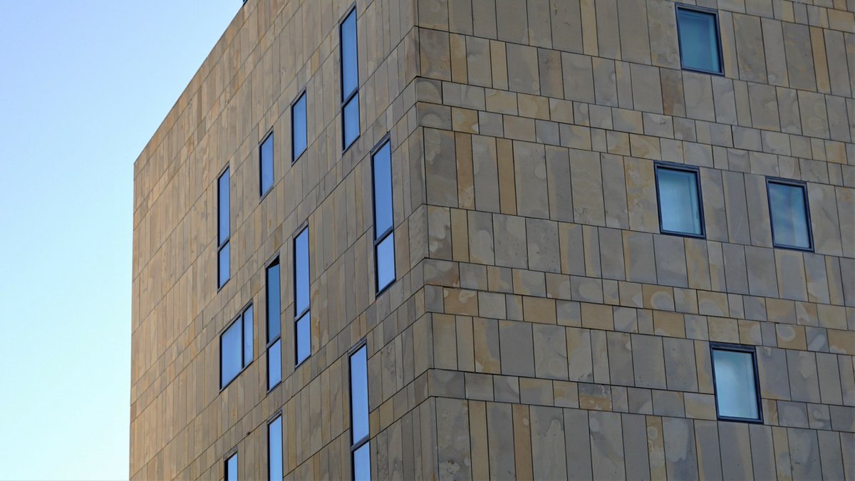specifile's tweet image. Tired of boring facades? Give your building a makeover with Union Tiles' cladding solutions! 🏢😍 From natural stone to porcelain for both ventilated and non-ventilated options. #TransformYourFacades #CladdingSolutions #BuildingMakeover #UnionTiles specifile.co.za/union-tiles/