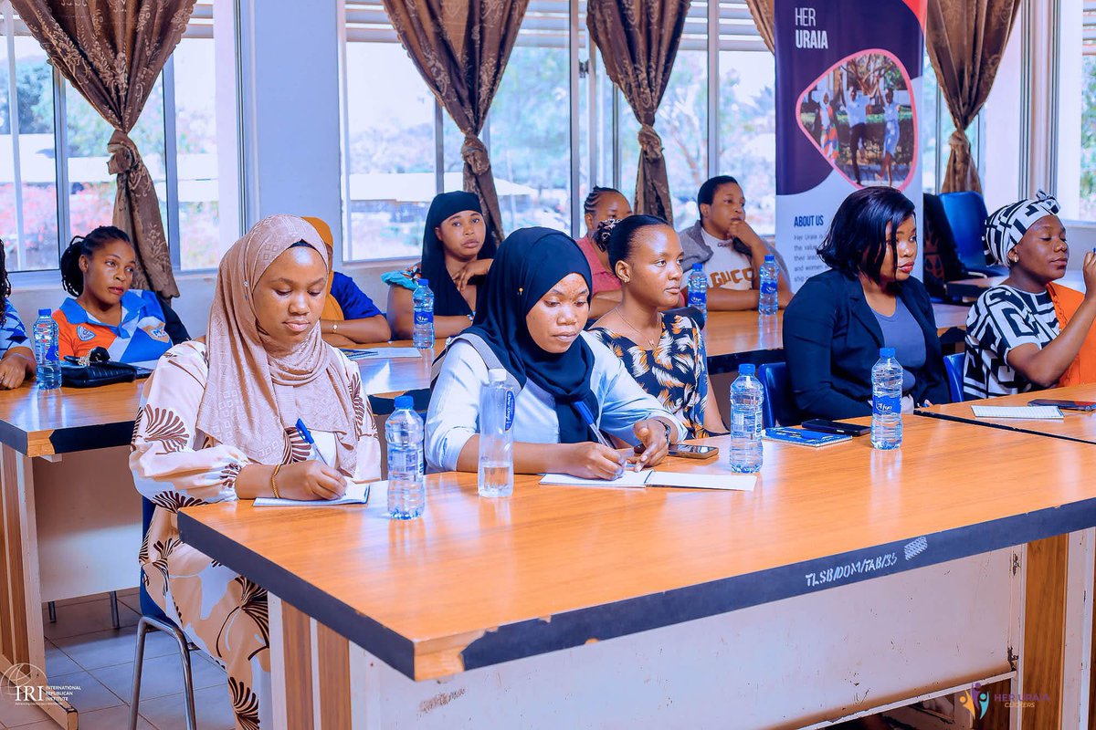 HerUraia_'s tweet photo. Lead Facilitator Mr Ahmed Khalfan took the participants on the LGA Leadership structure &amp; LGA elections regulations.

He also highlighted on the concept of the qualities of a good leader and the basic criterion for people to contest leadership positions at the local level. https://t.co/VwUNVW79Qw