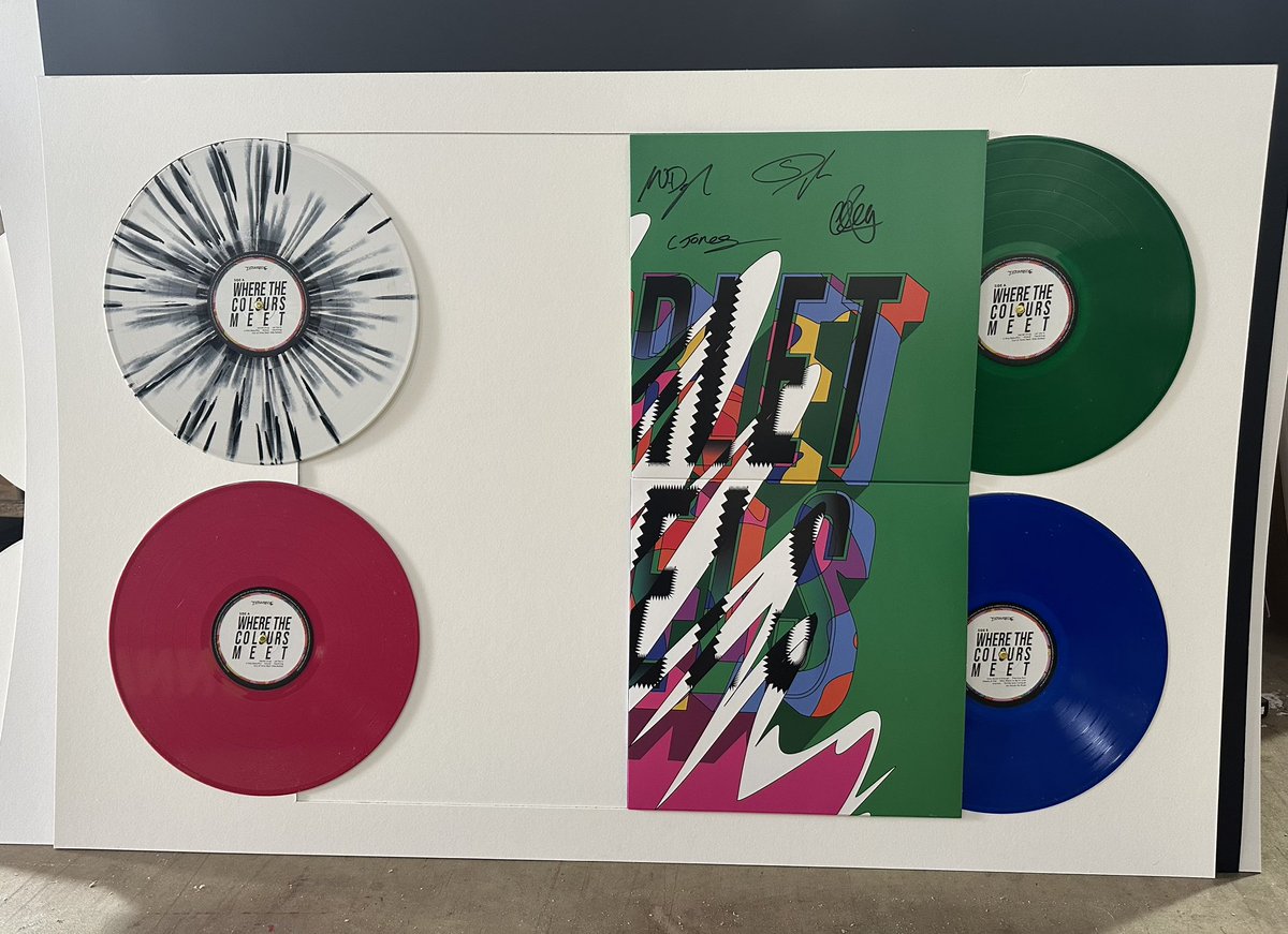 easyframeUK's tweet image. These @ScarletRebels vinyl are a challenge as we use no tape to hold the sleeve and vinyl in place. Thankfully earth magnets do a great job. It’ll look awesome when mounted and framed 🤘🏻🤘🏻
@EaracheRecords