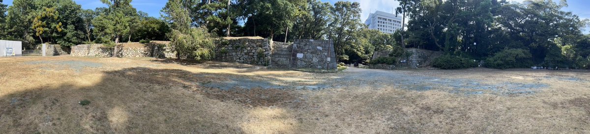 subrow326's tweet image. 吉田城
本丸北側の石垣修理の様子を見ることができました。いい仕事していました☺️