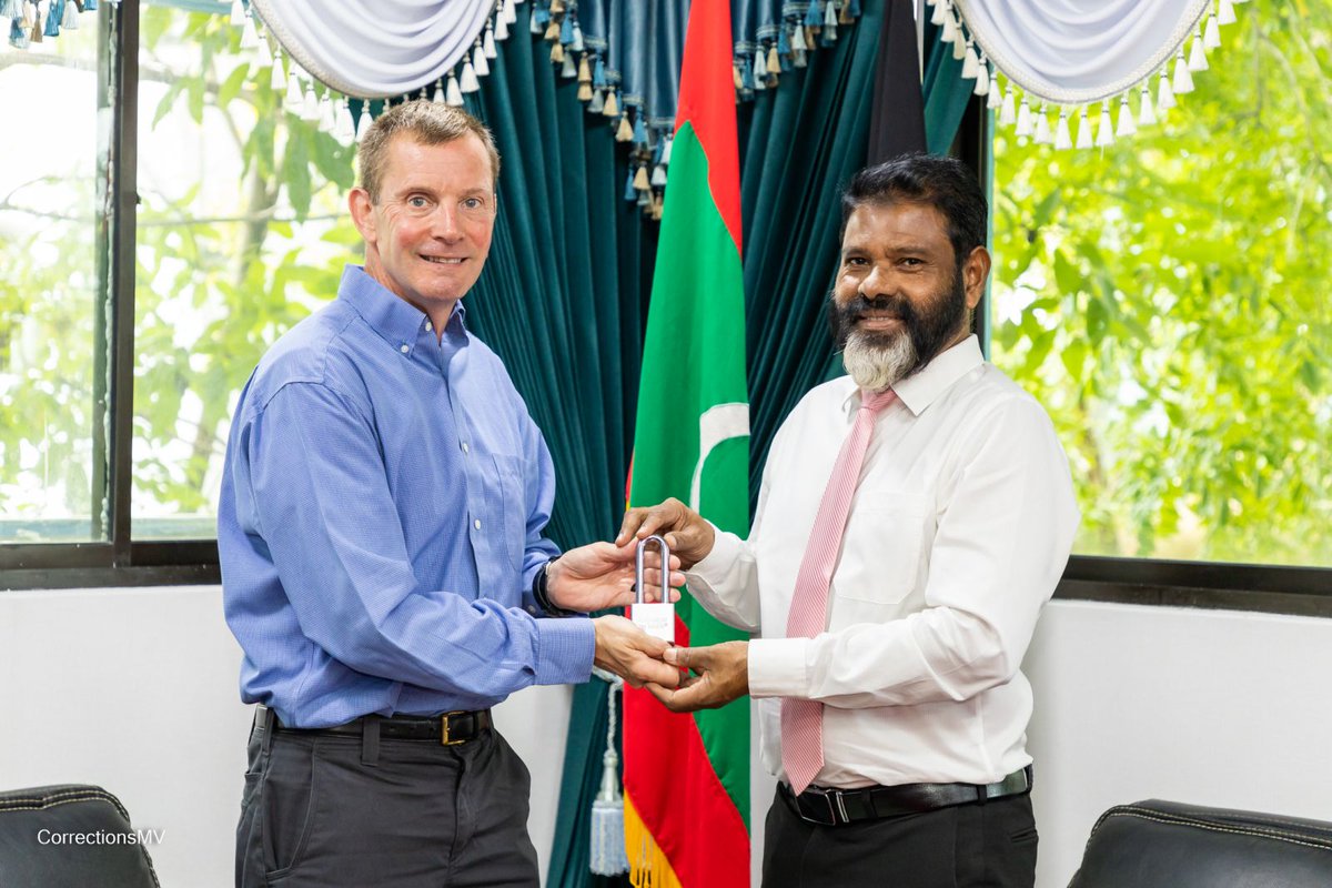 CorrectionsMv's tweet photo. International Criminal Investigative Training Assistance Program #ICITAP presents Maldives Correctional Service (MCS) with 89 long-lasting, solid steel American locks for the prisons under its initiative on providing assistance for security upgrades. https://t.co/UjZBw2O3pD