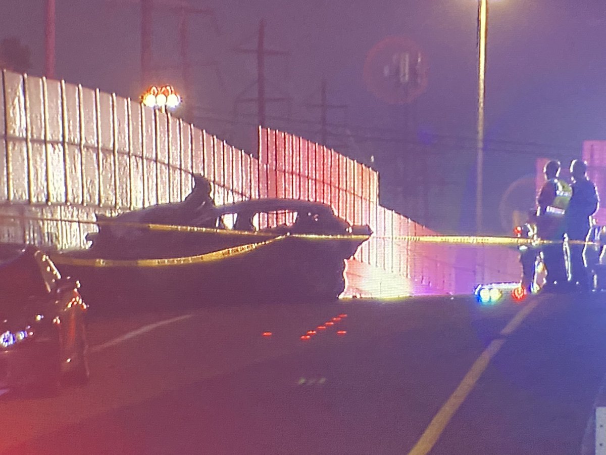 A fiery overnight crash with multiple fatalities closes NB I-35w at Seminary. FWPD traffic investigators on scene.