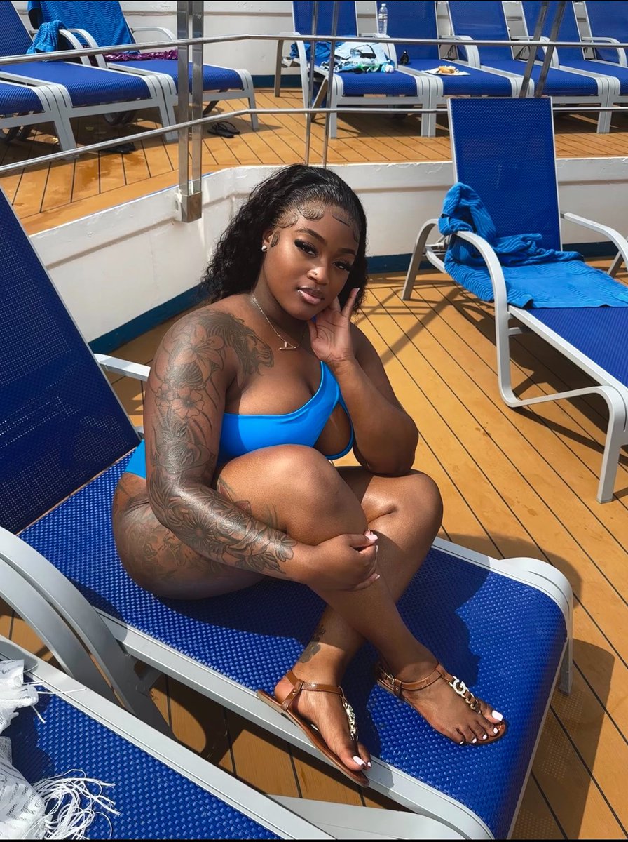 leeleaah's tweet photo. Bahama Mama..🙂‍↕️ #august17 #leoseason https://t.co/QPSSJis0Yn
