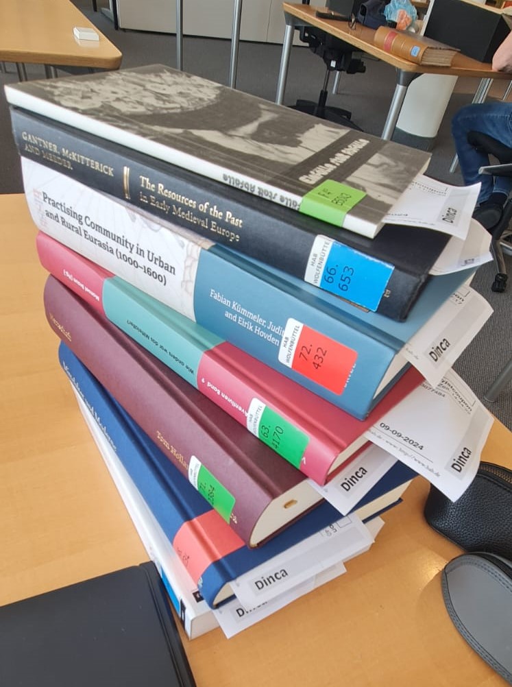 ScriptTrans's tweet image. On my last day of a highly productive research stay at The Herzog August Library in Wolfenbüttel. Delving into @RestoryHeritage-related topics here has been truly enriching. Grateful for this experience and the wealth of knowledge gained. Until next time! #Wolfenbüttel #Research