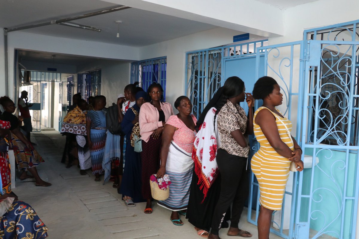 wadadia's tweet photo. 📢 Day 1️⃣ of our FREE Medical Inreach program at #WADADIAHospital. Essential care for obstetric fistula, ovarian cysts, fibroids & more. Empowering women through healthcare & psychosocial support! To support the camp donate: https://t.co/fYKSXCDWXK #freesurgeries https://t.co/bT9pWirOAP