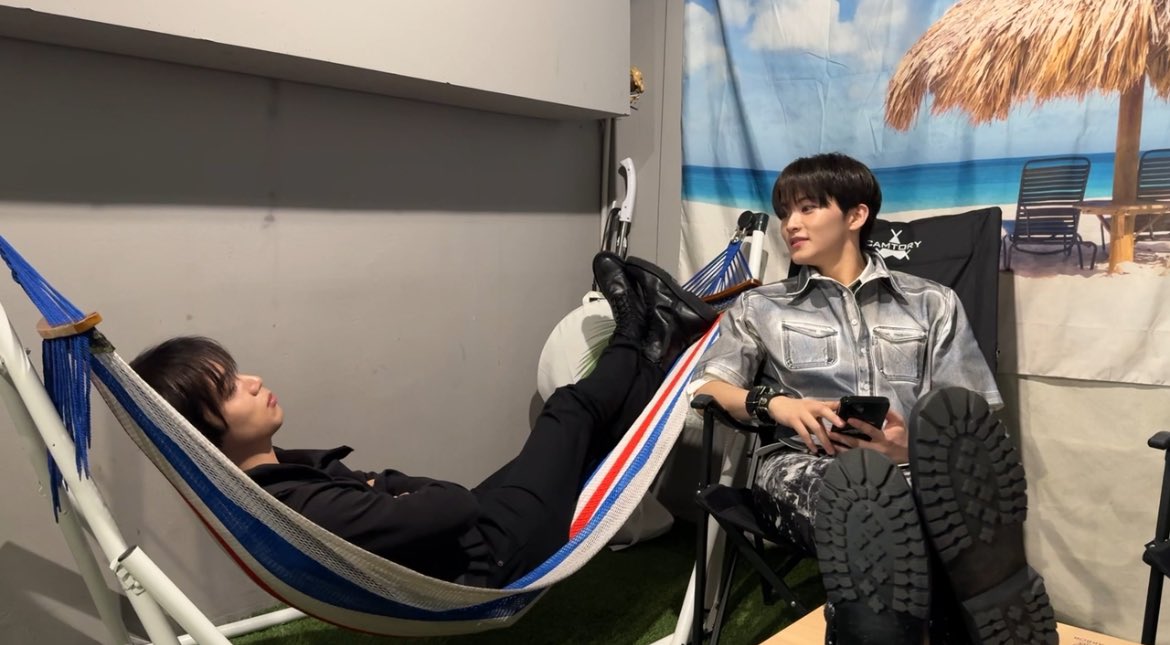 risa ᯓ ✈︎ 1st 🫑 tweet media