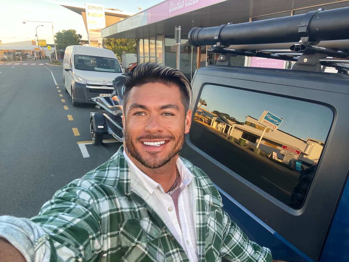 magicmikeaus's tweet photo. The weather is warming up and I cang wait to JetSki to Moreton Island again!!!! https://t.co/GH8rQpoToI