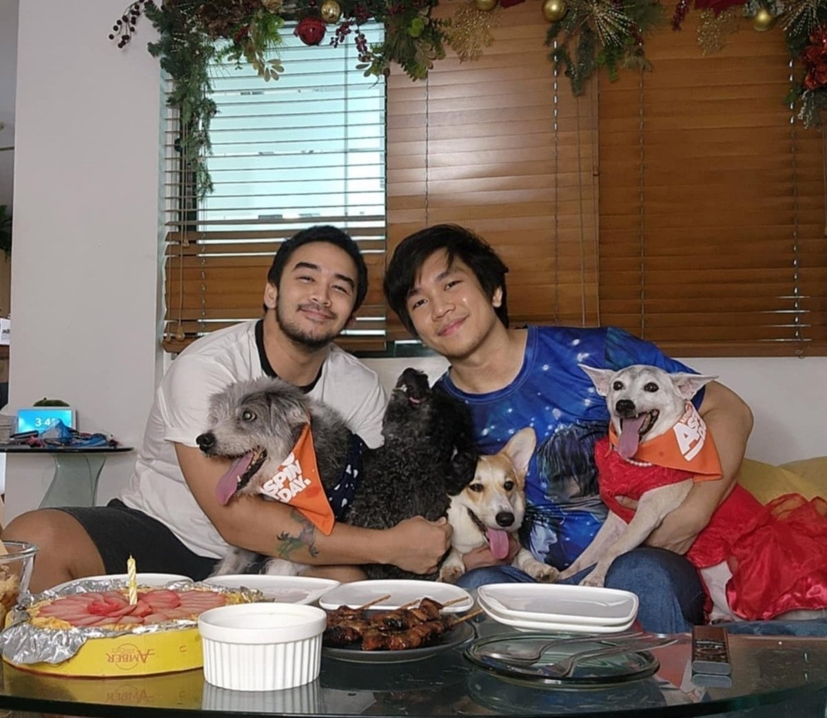 eiancanlas's tweet photo. Happy 15th birthday Mappy and happy 13th birthday Lilo! 🎉🐾 Thank you for adopting me as an additional furparent 😅. Here’s to celebrating you both and the many cuddles and adventures ahead! ❤️🎂We labs you!

#nationalaspinday #aspin https://t.co/BoPNRmgtI1