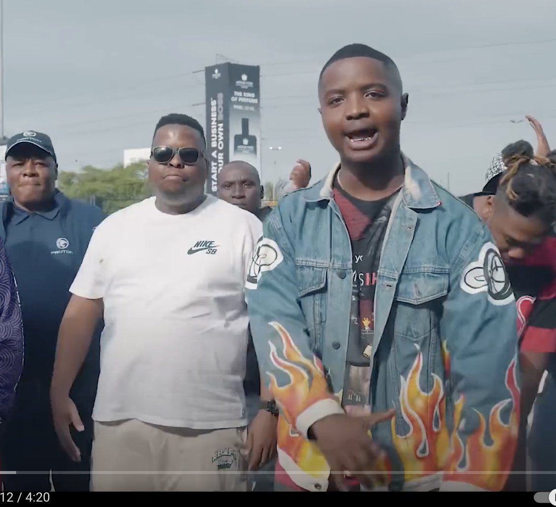 L E S E D I tweet media