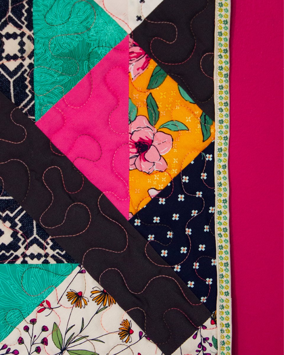 ArtGalleryFab's tweet photo. Imagine walking into your home and being greeted by this stunning handmade quilt! 🌟
https://t.co/9PFQQ3Ws1Q 🏡💖
Maker: @wildblooms_quiltco
#AGFAbode #MaureenCracknell #ArtGalleryFabrics #WeAreFabrics #QuiltingFabric #Quilting #SewAllThings #Sewing #AGFFreePattern https://t.co/uXoljbjDbU