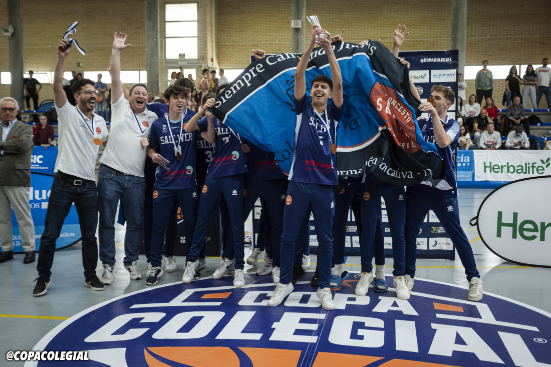 CopaColegial's tweet photo. Uno de los grandes nombres de la Final Nacional 2024 es @ColegioSalliver. 

Fueron 🥉 en su primera presencia en un evento de esta magnitud. 

#VuelvelaMagia https://t.co/6xcSehRzxf