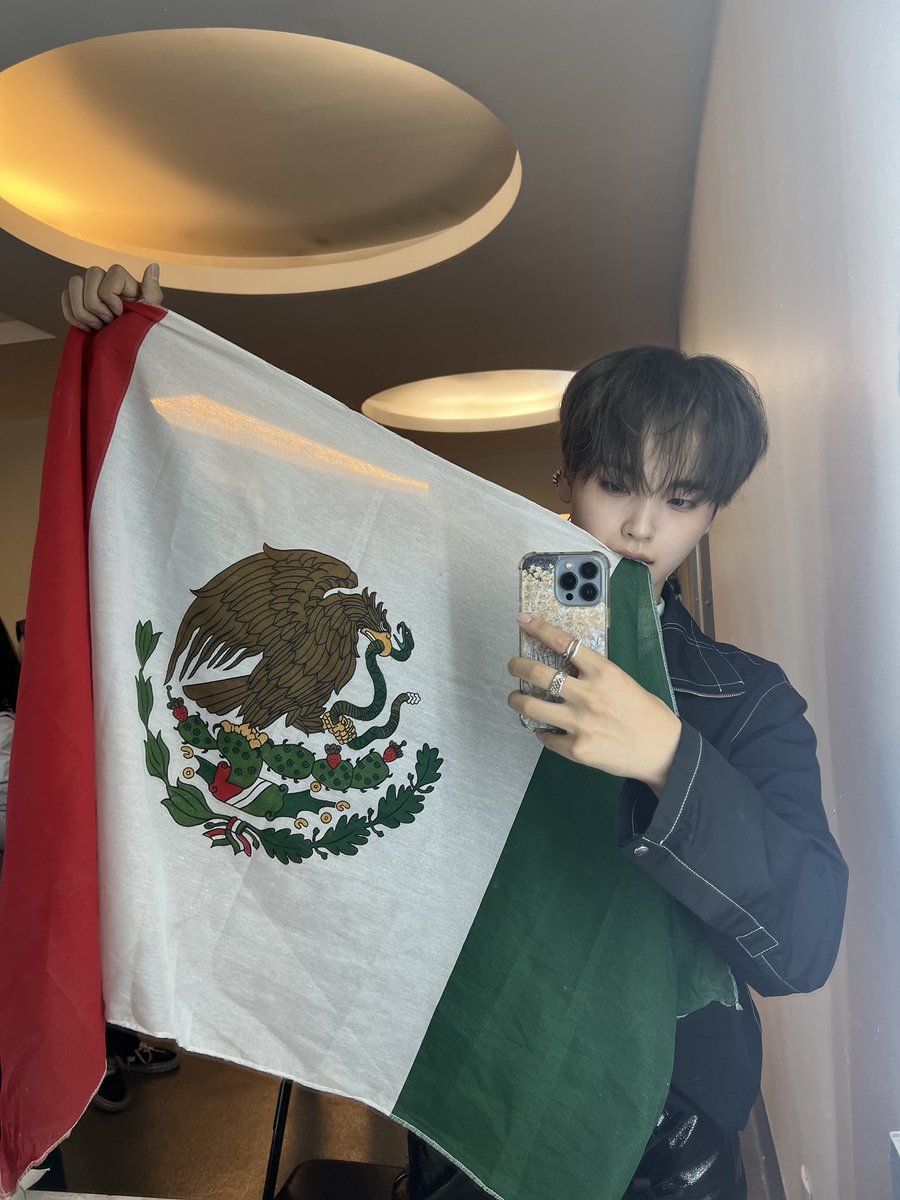 timeto_shj's tweet photo. 230821 멤트
Te amo Mexico🫶
#형준 #HYEONGJUN #KAMPFESTCDMX

#송형준 #형준 #크래비티 #SONGHYEONGJUN #HYEONGJUN #CRAVITY https://t.co/y8ka8PC1F8