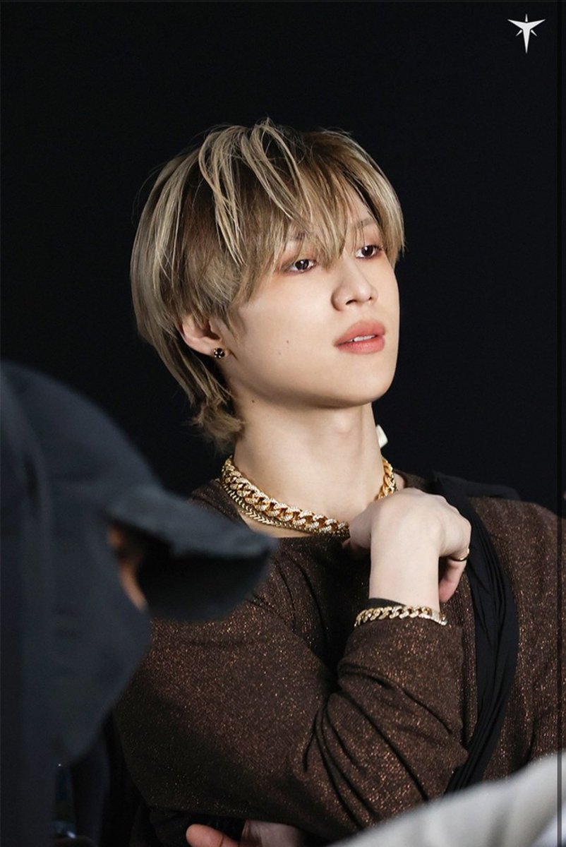 멜론에 뮤비 촬영장 비하인드컷
태민이 미모 머선일..