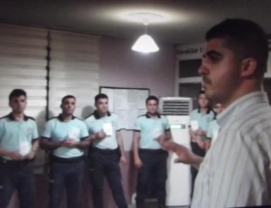 Trafikteki masum vatandaşa ceza keserken

//

AKP'li vekilin oğluna hesap verirken