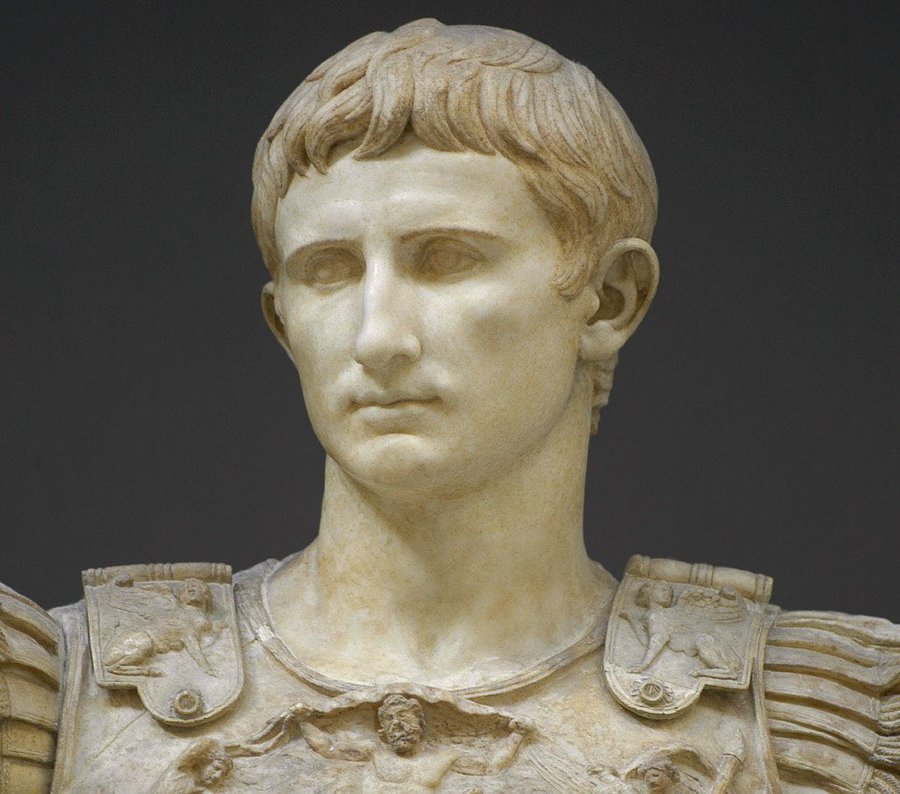 #Hoy se cumplen 2010 años de la muerte de #Augusto, el primer emperador de Roma, que gobernó entre los años 27 a. C. y 14 d. C.

Vamos con un #HiloRomano para conocer mejor la vida y la muerte del hombre débil y enfermizo cuya estrategia cambió la historia de Roma para siempre.