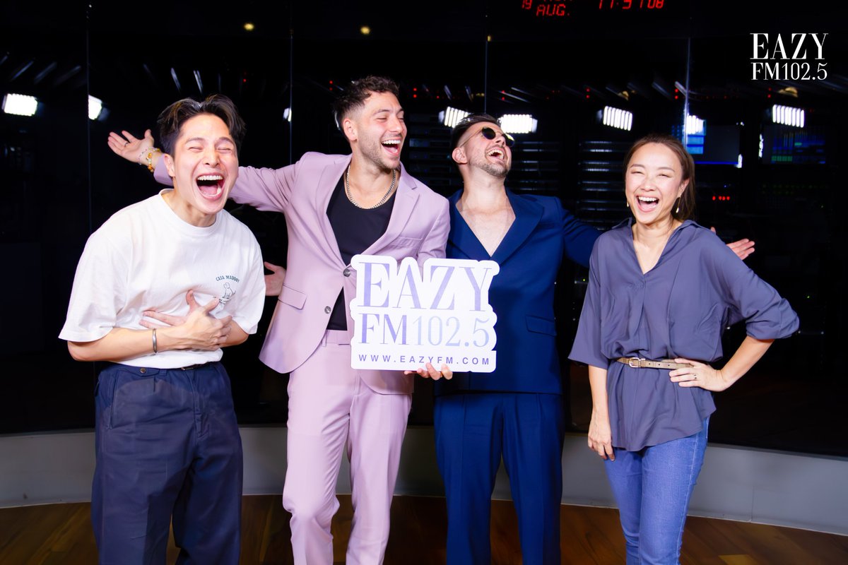 eazyfmTH's tweet image. เริ่มต้นสัปดาห์ด้วยความสนุกแบบสุดๆ เมื่อ #EazyFM เปิดบ้านต้อนรับ #CrashAdams ที่แวะมาทำกิจกรรม และพบปะกับแฟนๆ ที่ไทย ~ ใครพลาดชมสัมภาษณ์สดไป คลิกชมย้อนหลังกันได้ fb.watch/u2Nv_w7QzI/

@warnermusicth @crashadamsmusic
#คู่หูCanYouRap #CrashAdamsinBKK
#EazyFM1025 #EazyFMNowOn1025