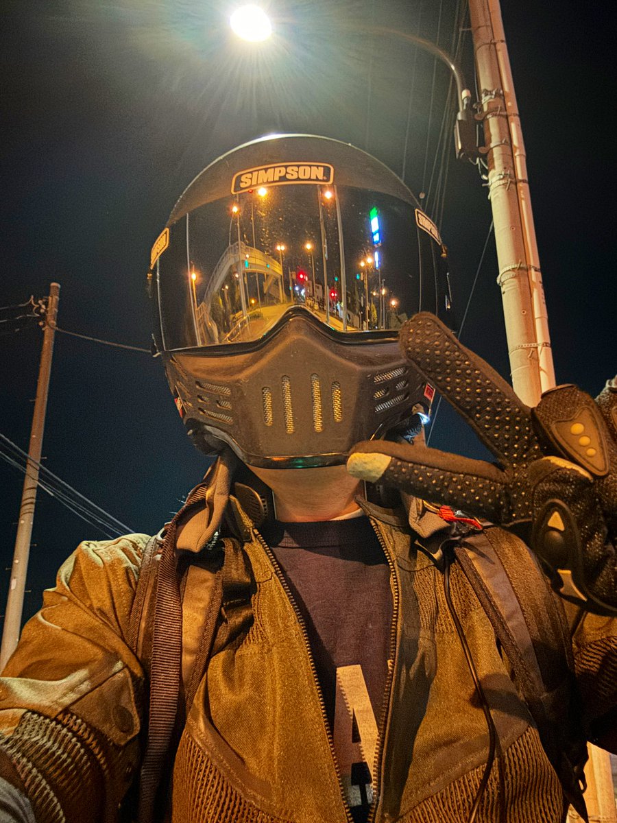 nojeans_nolife's tweet image. 今日はバイクの日（8／19）
昨日はパイパ○の日（8／18）
#buzzricksons
#ironheart
#redwing