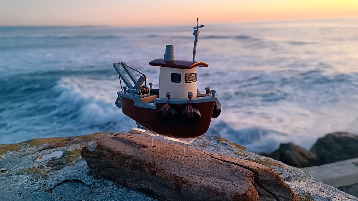 LilaGibbens's tweet photo. For the last few months iv been quietly hard at work make a fleet of boats from the game #DREDGE by @BlackSaltGames as part of their new DLC release The Iron Rig! Thanks @Team17 for giving me the opportunity to make so many of these little guys! https://t.co/CsLJ7ogJBt