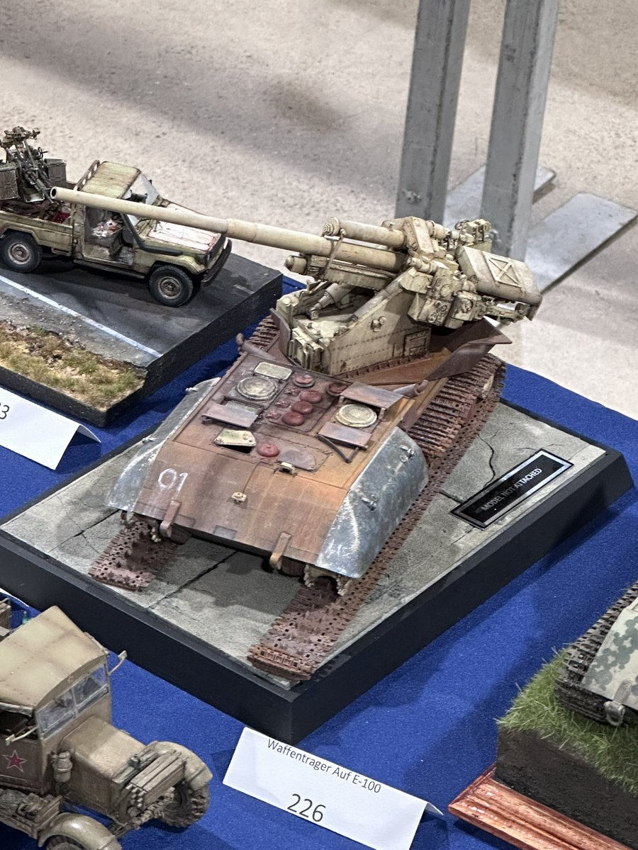 Modelscale tweet picture