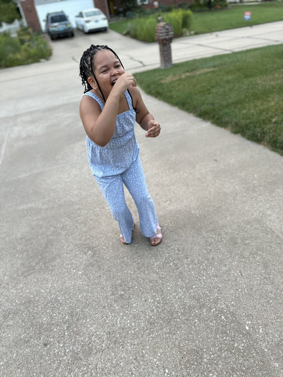 KIBBLEZ35's tweet photo. 3rd Grade Here We Come
#LailaAset #3rdGrade #DadGirl #GirlDad https://t.co/TiVjV2rBBv