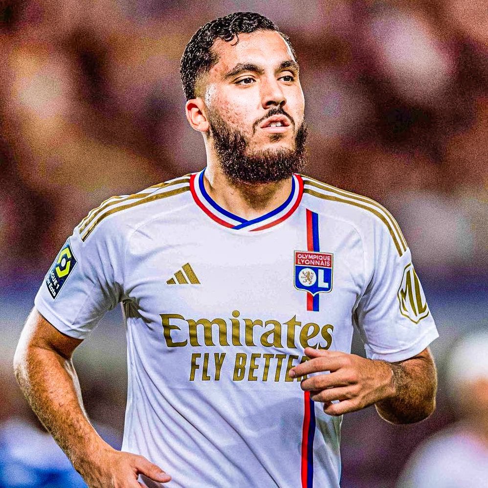 eurofootcom's tweet photo. 🚨🇫🇷 𝐁𝐑𝐄𝐀𝐊𝐈𝐍𝐆 | Rayan Cherki (21) will probably not play for Lyon again! He is due to be transferred this summer! 👋

He is due at the club today but will be training with a completely seperate group from the main squad, reports @lequipe. 😳 https://t.co/cSQwJw96Th