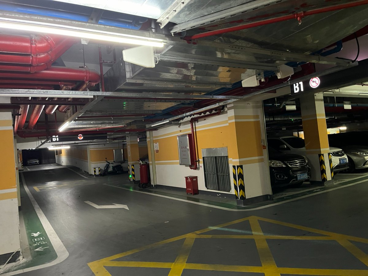 Airplux's tweet photo. Airplux 4G/5G Log Peridoic Antennas for Parking Lot Cellular Signal Coverage

#airplux #antenna #4g #5g #ibs #das #4gantenna #5gantenna #smallcell #signal #cellular #signalcoverage #yagiantenna #logperiodicantenna https://t.co/N9rpl2Wi5x