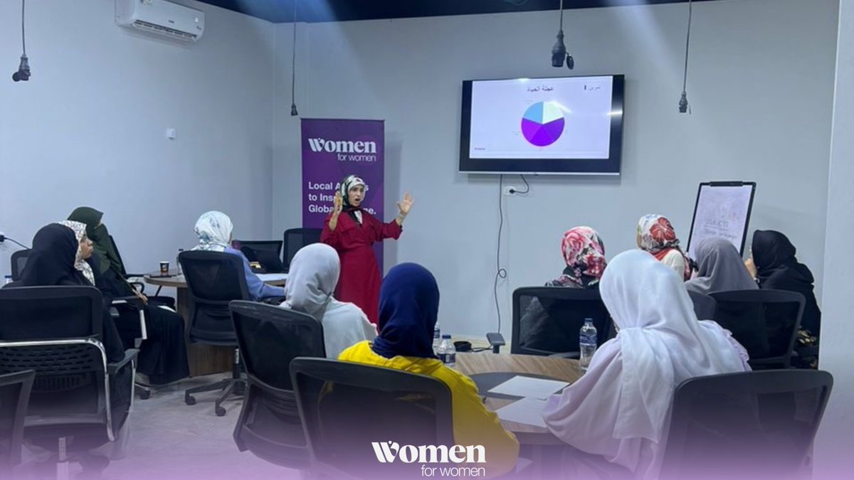 womenforwomenly's tweet photo. يوم مميز في #سبها 💜
سعدنا بتنفيذ ورشة عملنا الأولى في المدينة وسط حضور رائع من السيدات الطموحات، ونتطلع للمزيد من الجلسات القادمة. 

الشكر موصول للأستاذة منار على عطائها الغير متناهي، وفريق عمل @eylyesspace لحسن استضافتهم وتعاونهم ✨ https://t.co/E8RBI5sh63