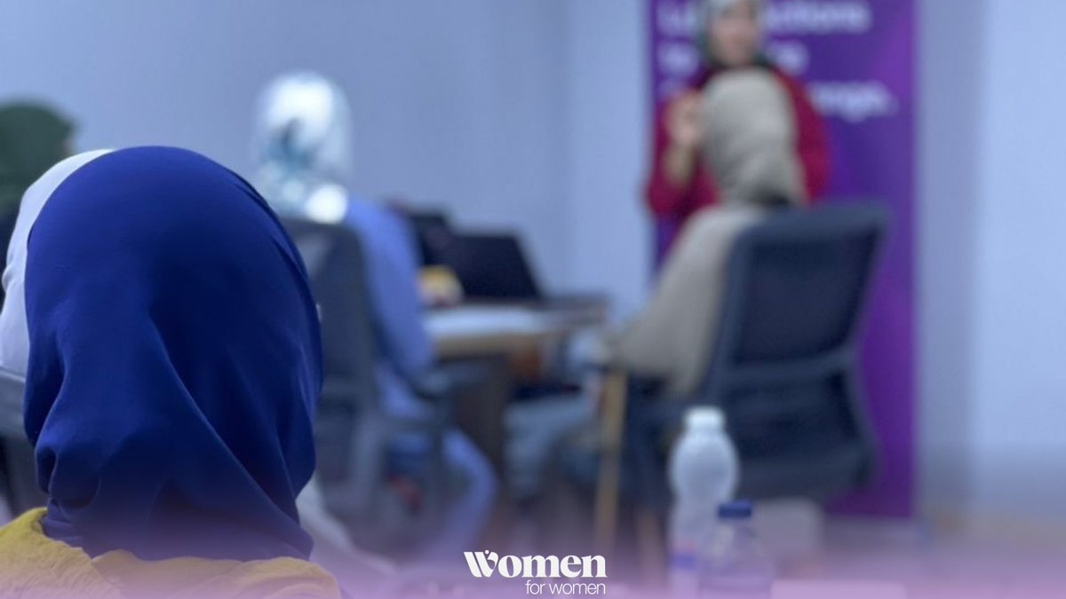 womenforwomenly's tweet photo. يوم مميز في #سبها 💜
سعدنا بتنفيذ ورشة عملنا الأولى في المدينة وسط حضور رائع من السيدات الطموحات، ونتطلع للمزيد من الجلسات القادمة. 

الشكر موصول للأستاذة منار على عطائها الغير متناهي، وفريق عمل @eylyesspace لحسن استضافتهم وتعاونهم ✨ https://t.co/E8RBI5sh63