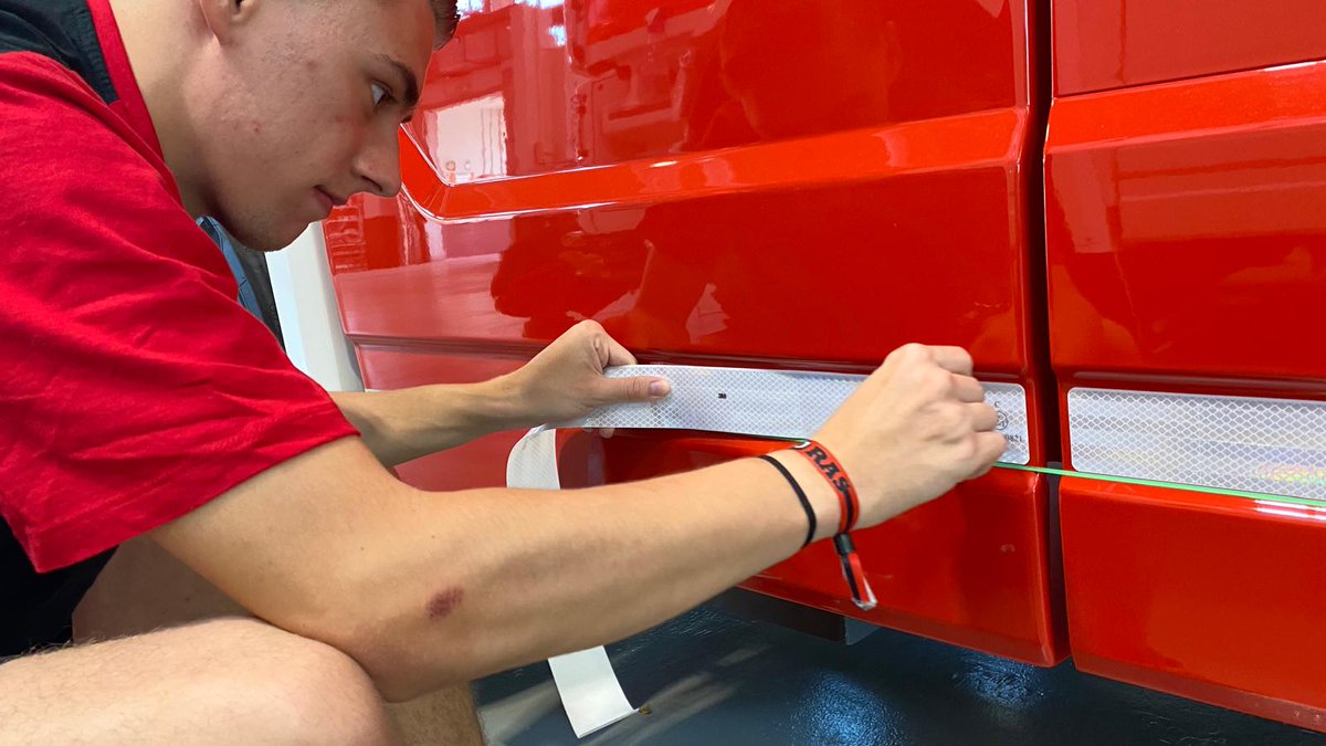 lucktronxtc's tweet photo. Wir stellen vor, das ist Max u er ist erst einmal eine Woche bei uns zum Probearbeiten. Max möchte sehr gerne bei uns das Beschriftungs- u Markierungshandwerk lernen.
Mal schauen, ob Max das notwendige Rüstzeug dafür mitbringt...wir drücken die Daumen.
#lukdesign #luckenwalde https://t.co/nbDpbAZtEO