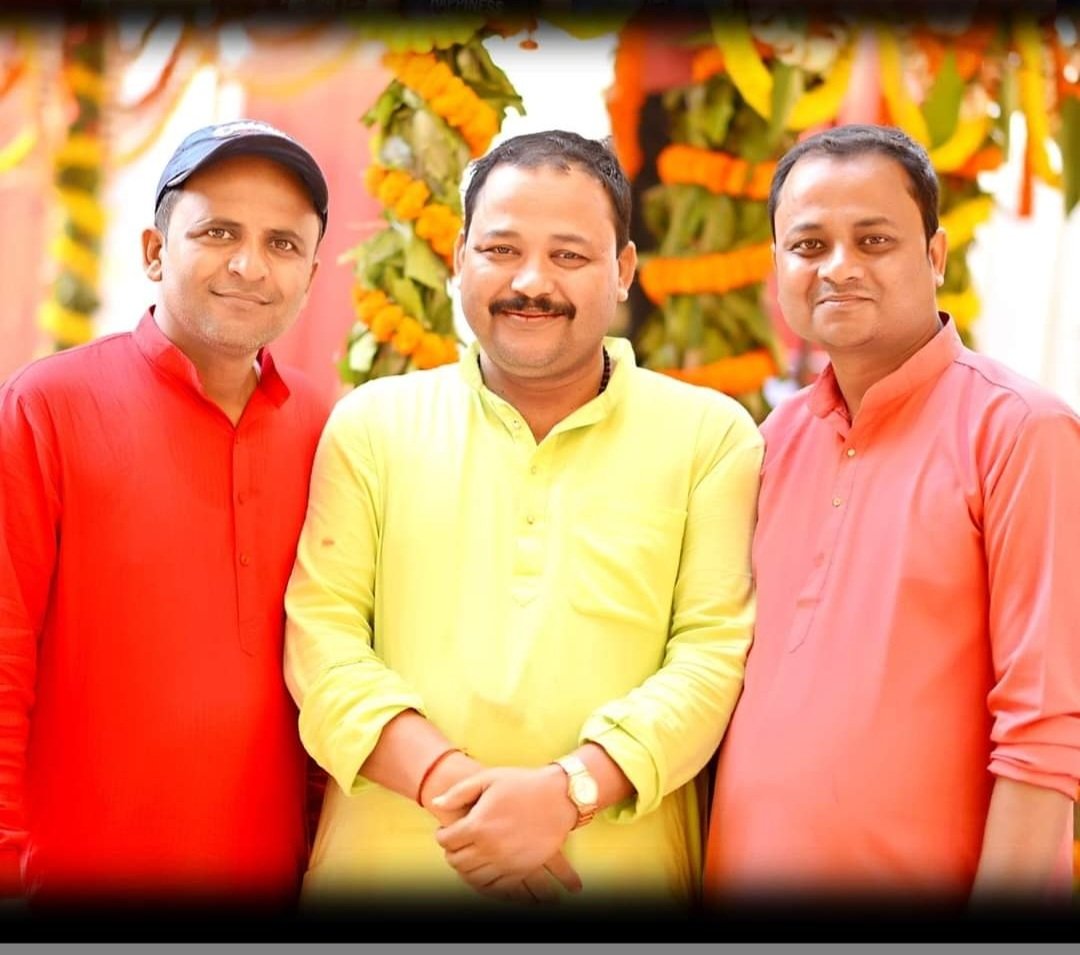 #HappyRakshaBandhan 
जुग-जुग जीबथु हमर तीनू भैया 
भौजो सभकें बढ़नु अहिबात.....
#रक्षाबंधन 
#राखी